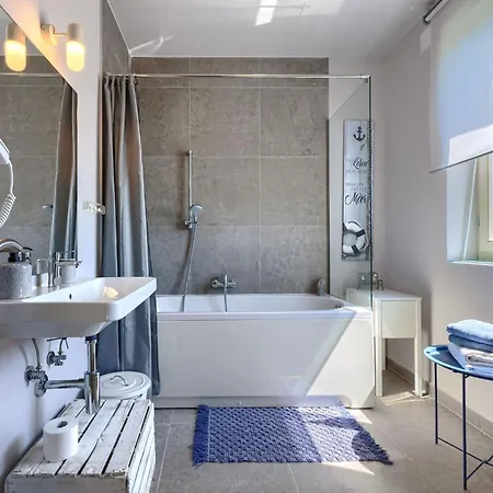 Gallicianum By Interhome فيلة Galižana