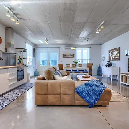 Gallicianum By Interhome Galizana